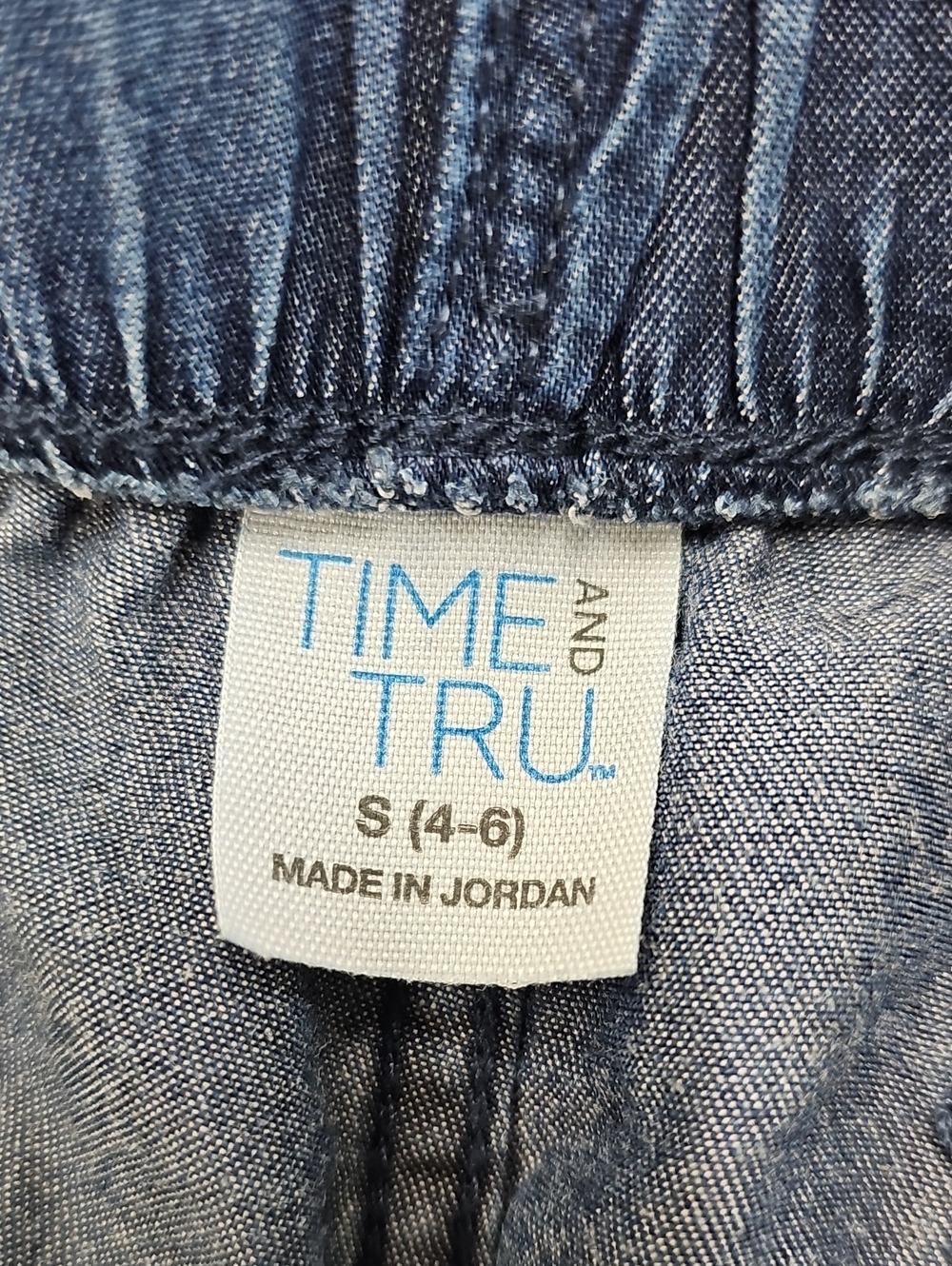 Time & Tru Lightweight Denim Shorts, Fray Hem, Drawstring, Dark Blue, Size S 4-6 - Picture 5 of 8